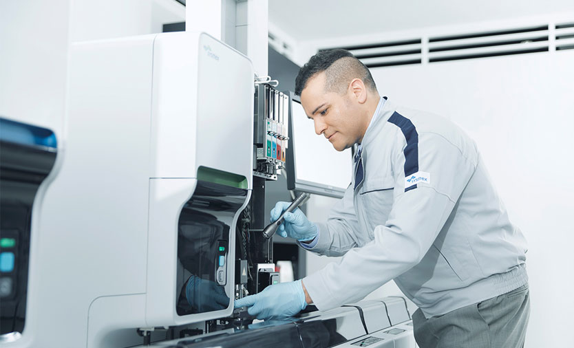 BeyondCare_ServiceTech_834x506_V1 Beyond care service tech maintenance XN-9100
